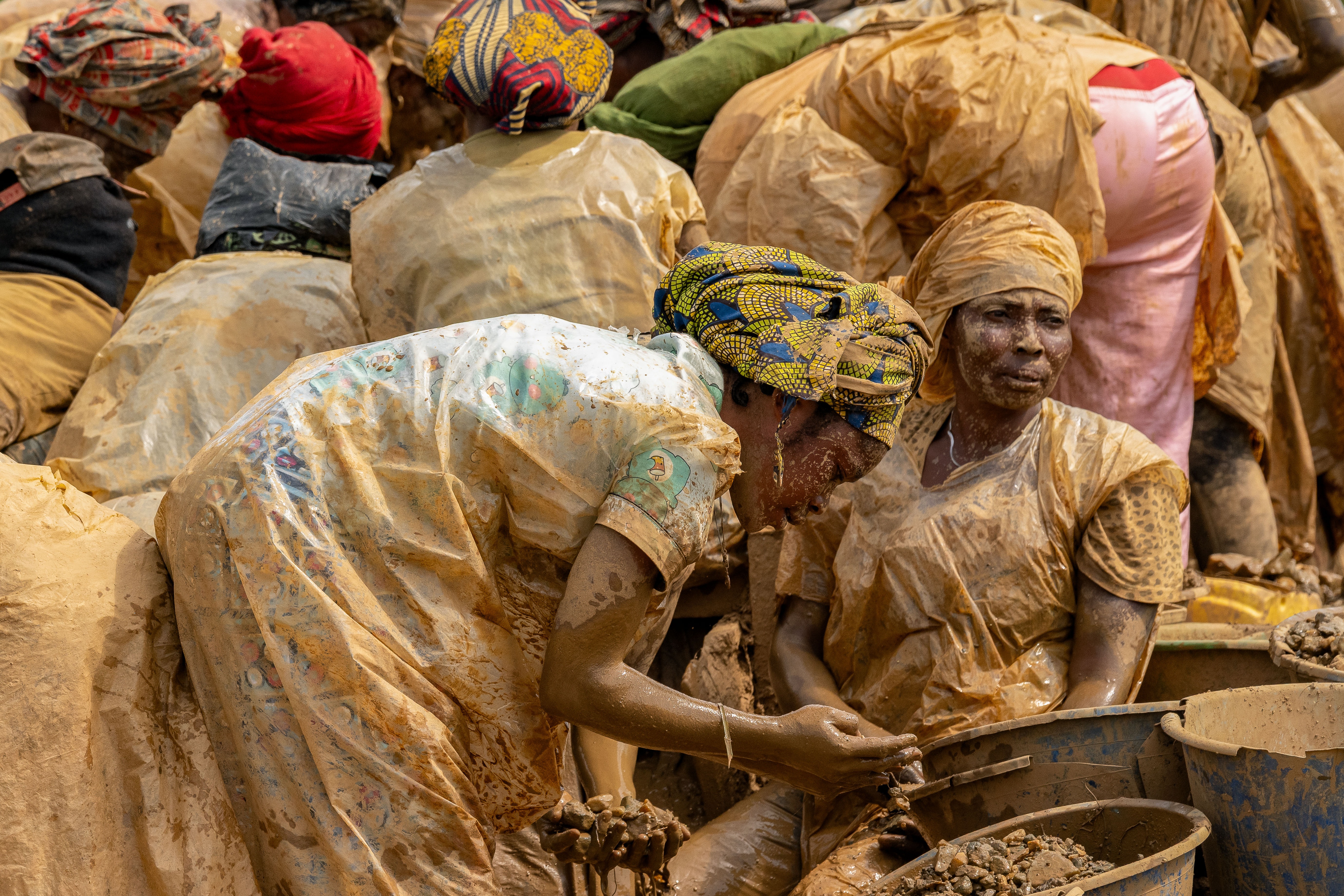 In the Ebola epicenter, a gold-mining town reacts with fear, disbelief and grit