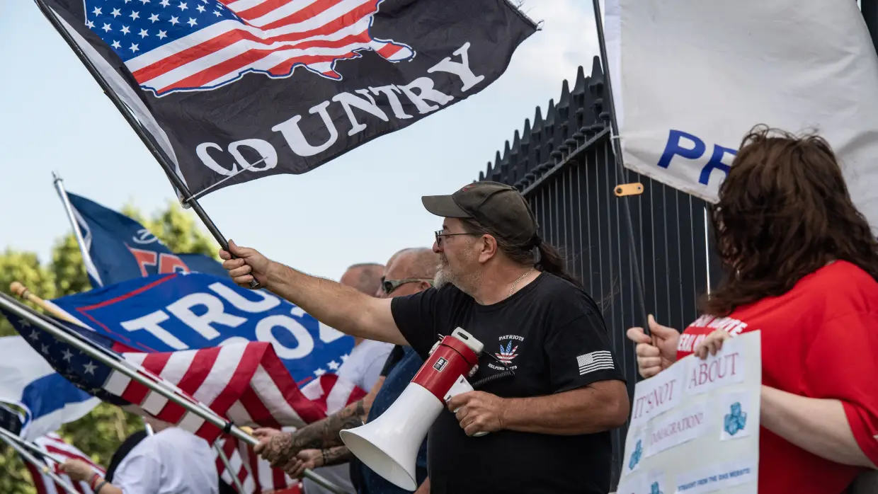 Republican campaigns see immigration as a winning issue for midterms