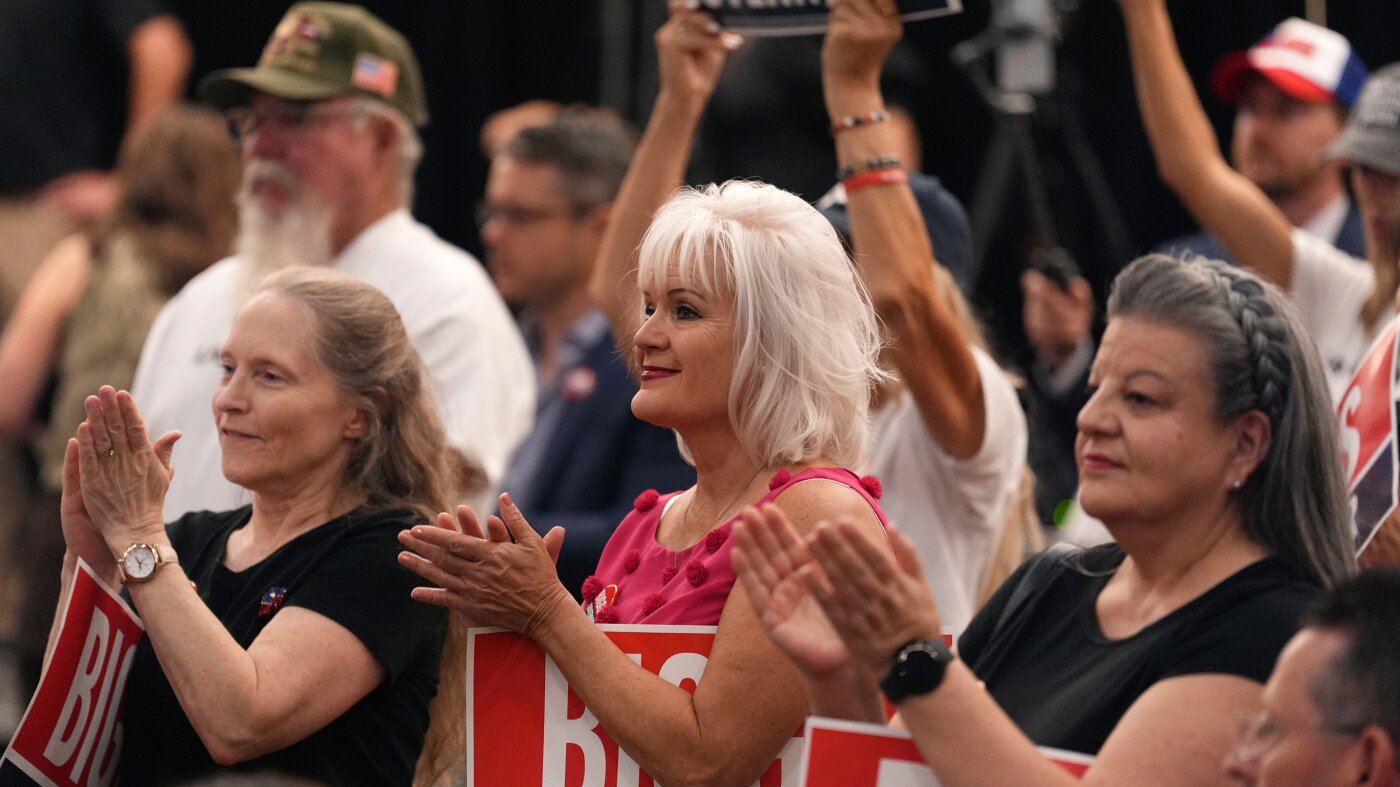 Arizona ön seçimleri, hareketli bir eyalette çekişmeli sonbahar yarışlarına zemin hazırladı