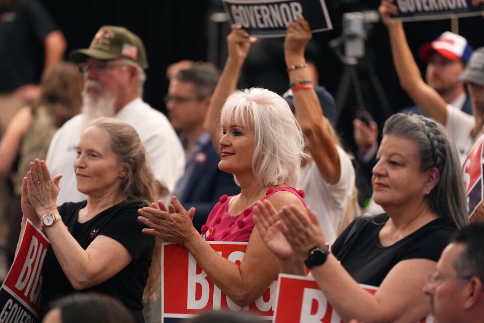 Arizona Holds Primaries for Governor, House