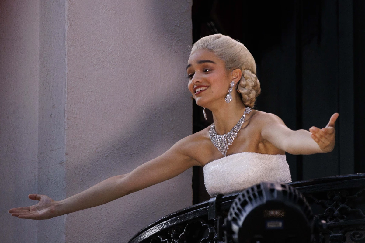 Rachel Zegler, playing Eva Perón in Evita, performs 'Don't Cry For Me Argentina' on a balcony overlooking a London street at the London Palladium on June 18.