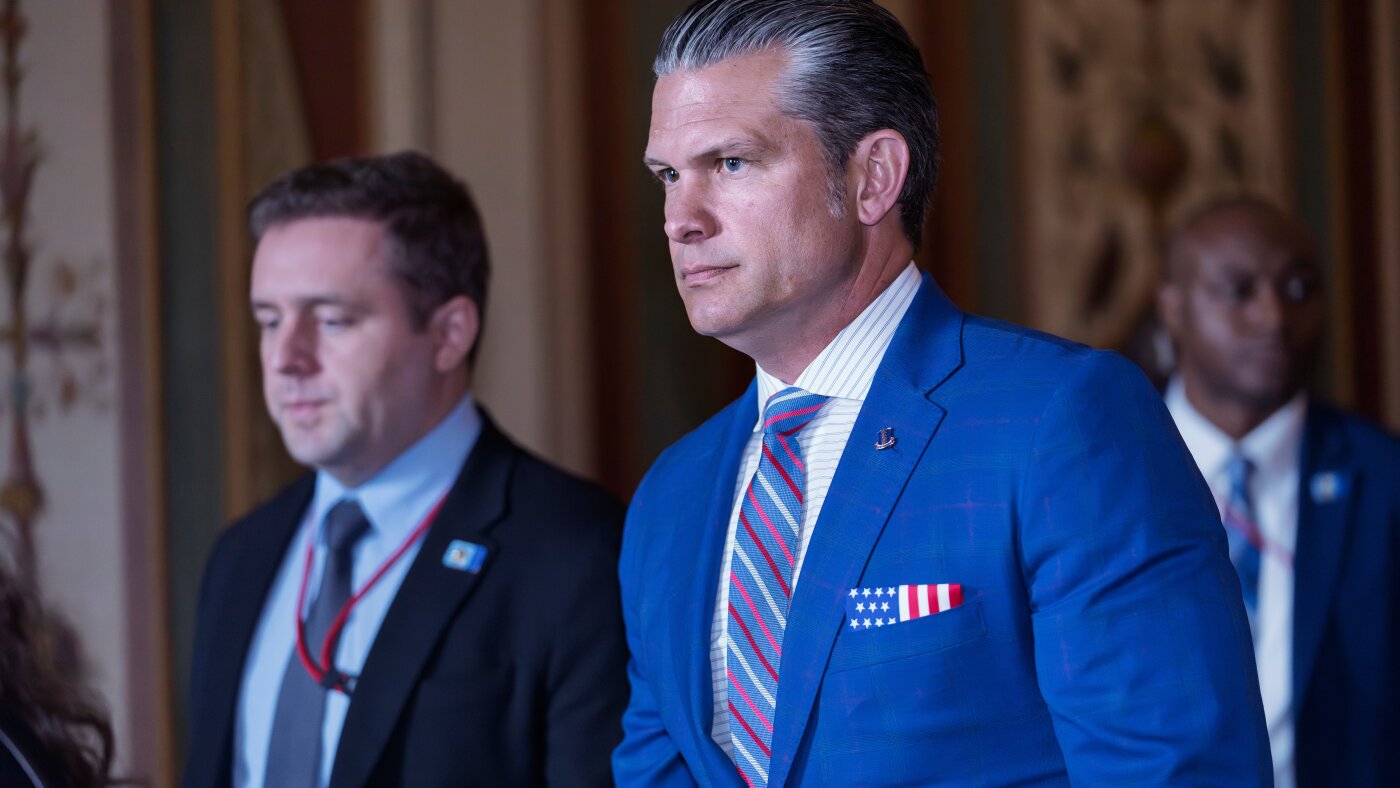 Pentagon is embracing Musk’s Grok AI chatbot because it attracts international outcry : NPR