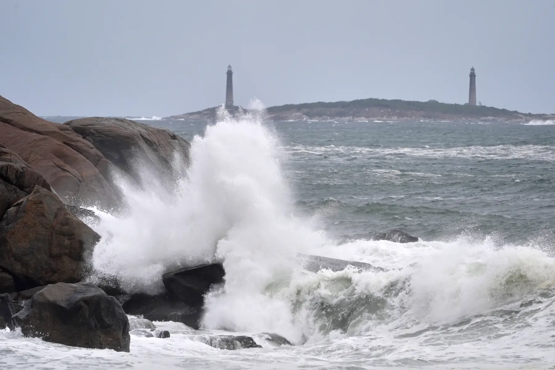 Hundreds of flights canceled