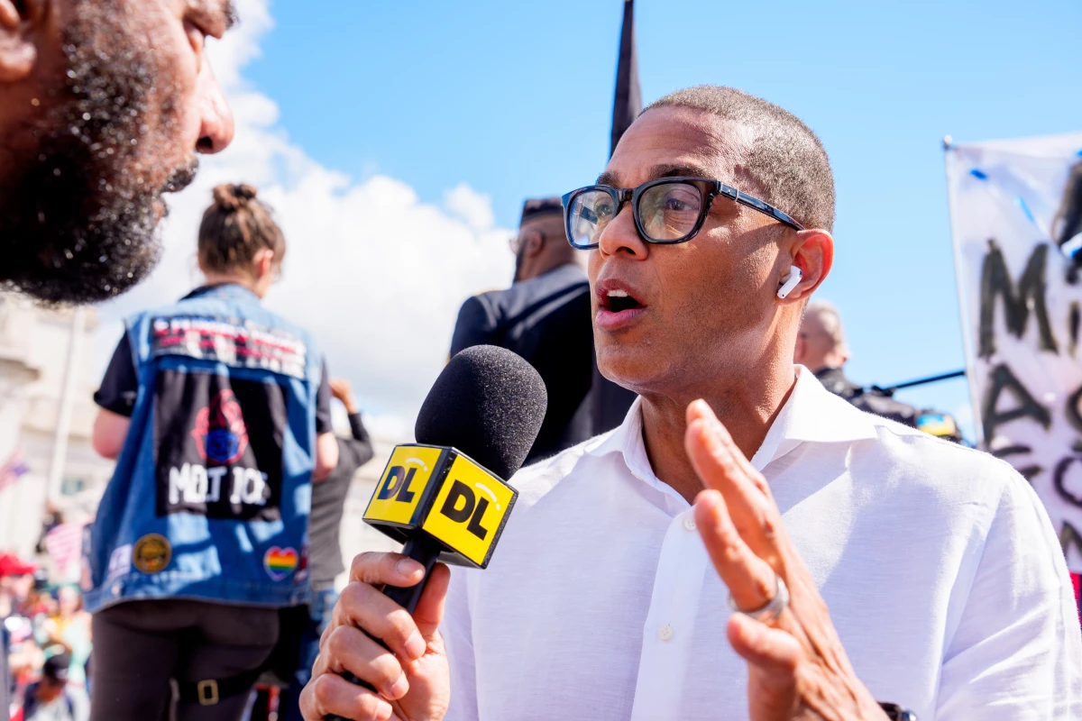 Journalist Don Lemon interviews Rep. Al Green (D-TX) (L) at a rally at Columbus Circle near Union Station on September 2, 2025 in Washington, DC.