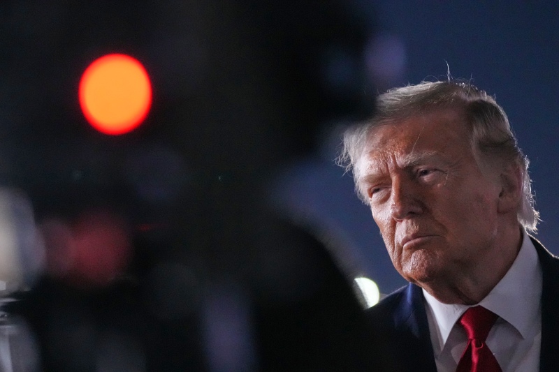 Trump says pilots are fine after U.S. helicopter crashes near Strait of Hormuz