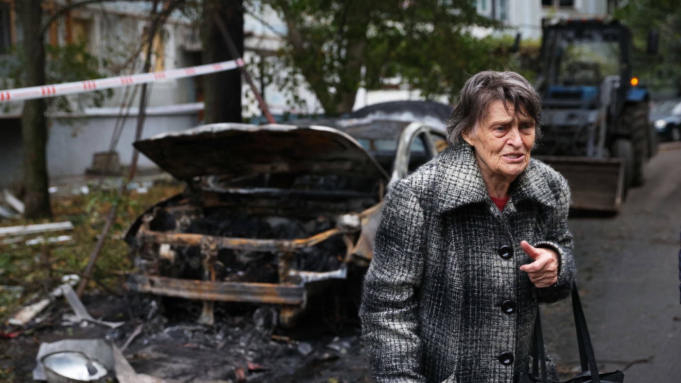 At least 5 dead in large-scale nighttime Russian strike on Ukraine