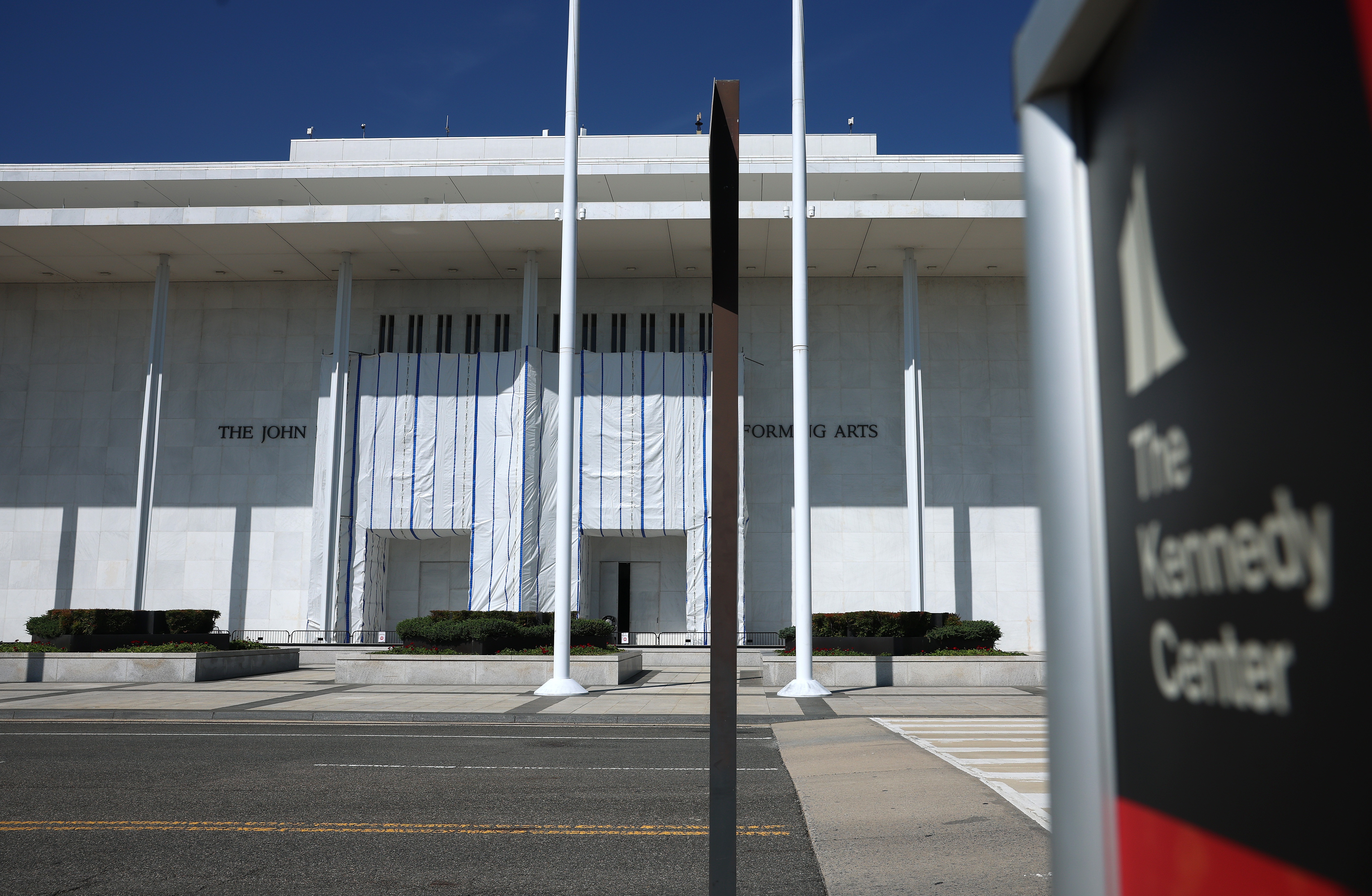 Before an emergency hearing, the Kennedy Center's board threatens to demolish it