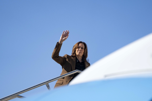 US Vice President and Democratic presidential candidate Kamala Harris waves as she boards Air Force Two from Sky Harbor International Airport in Phoenix, Arizona, on Friday.