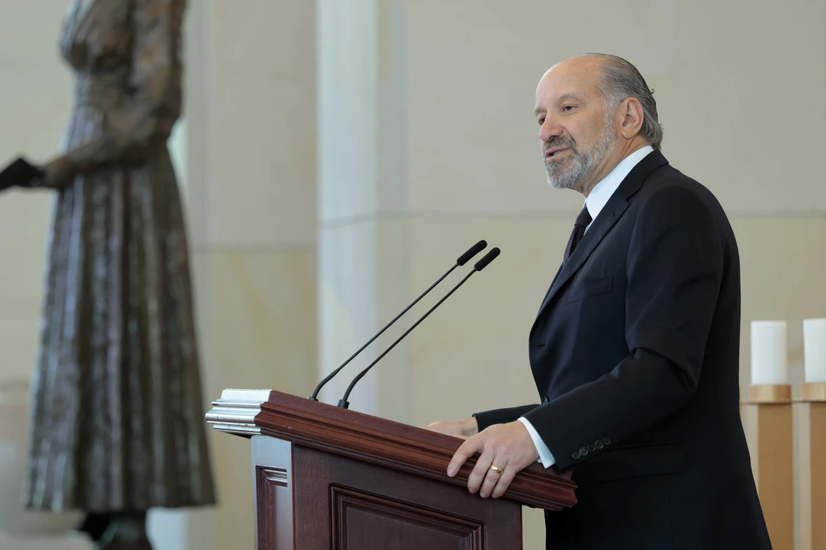 Secretary of Commerce Howard Lutnick delivers remarks at the U.S. Capitol on April 23, 2025 in Washington, D.C.