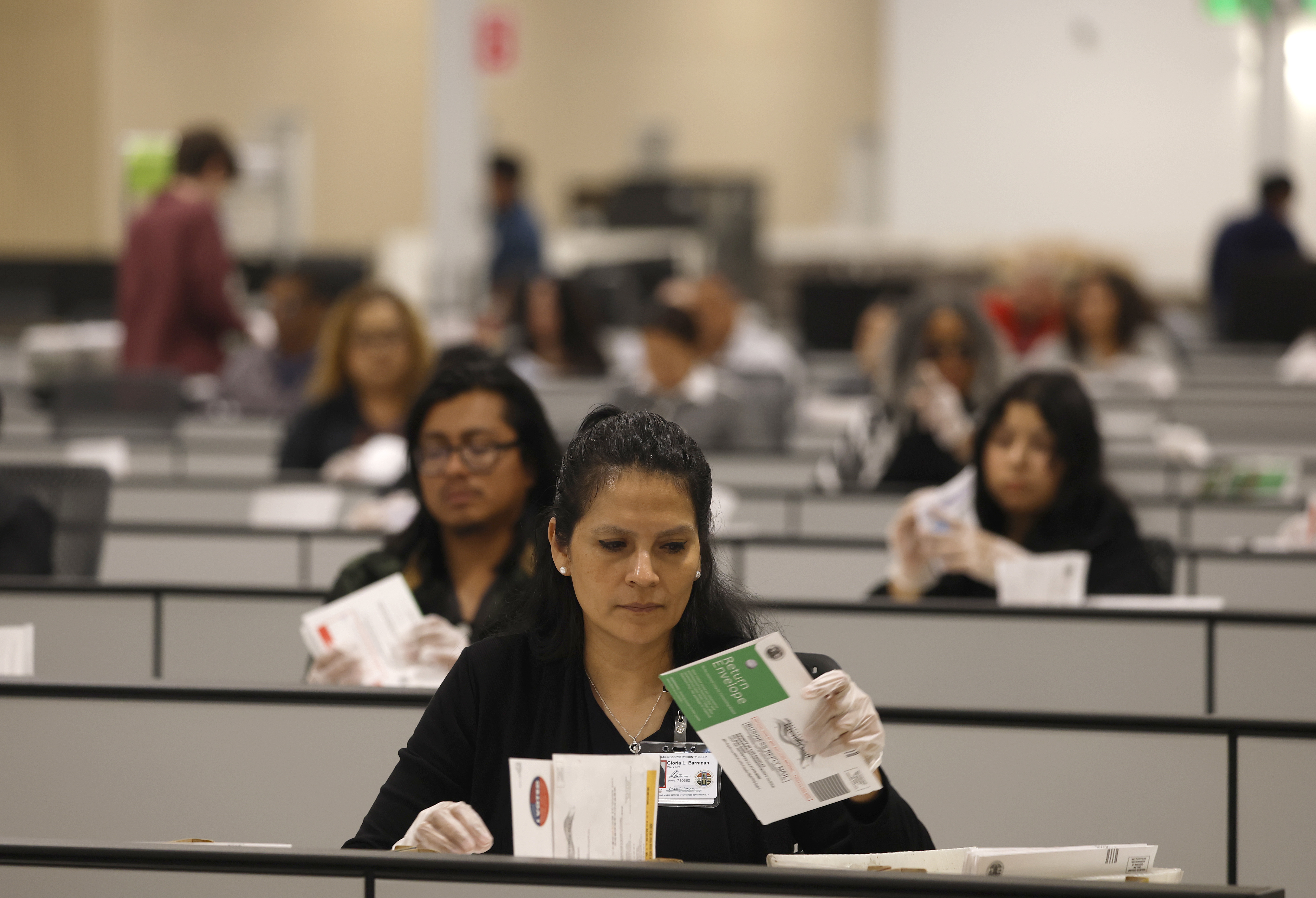 Some U.S. Midterm Races Take Longer to Determine Winners