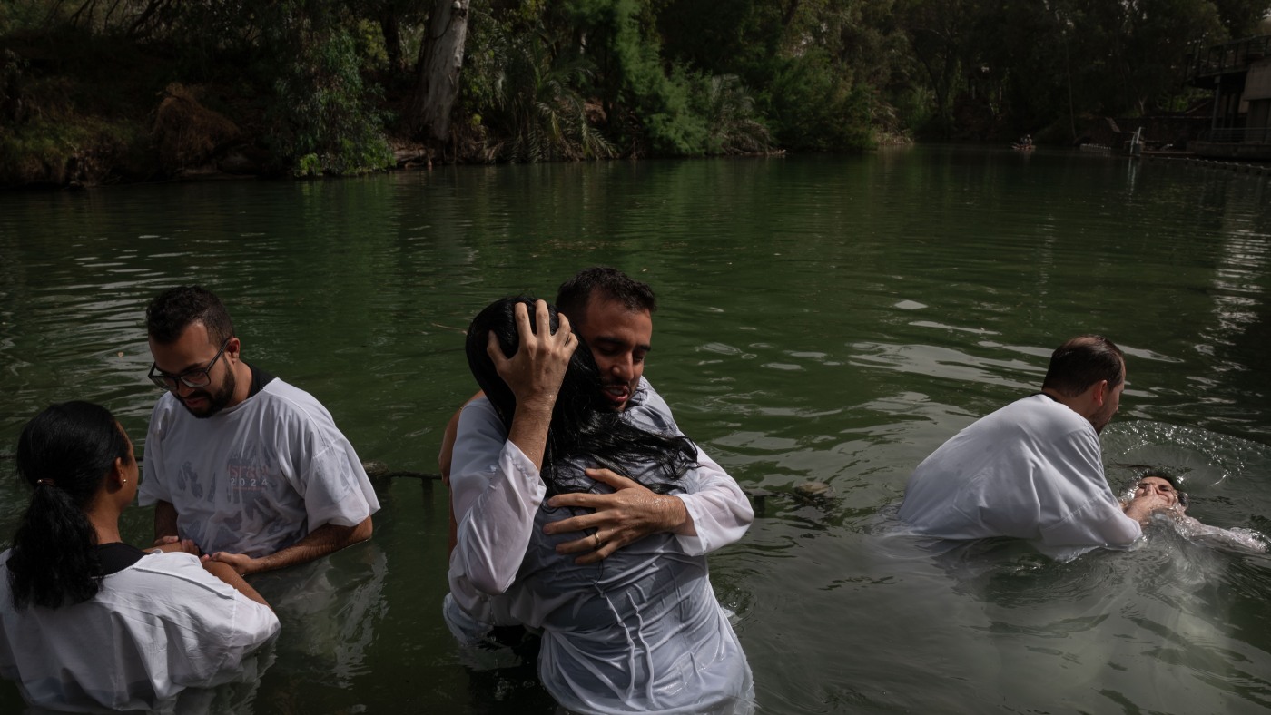 Conservative Christians are lending support &mdash; and cash &mdash; to Israel at war