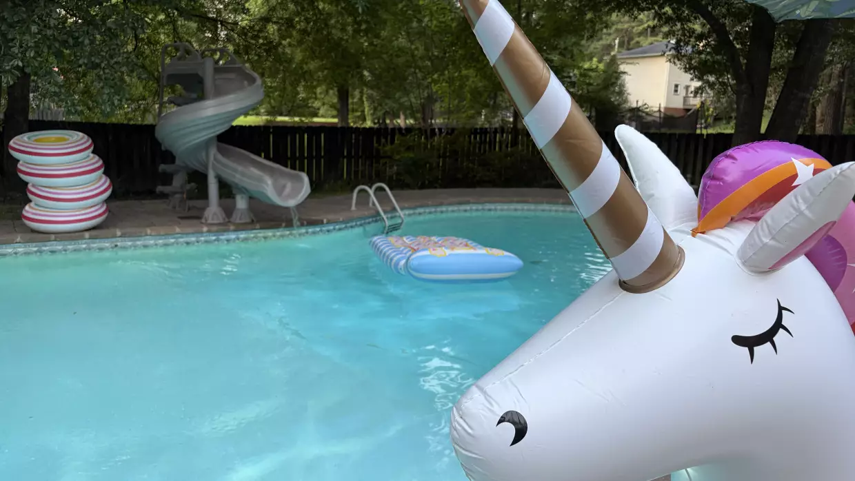 A hot summer trend in the sharing economy? Rental swimming pools