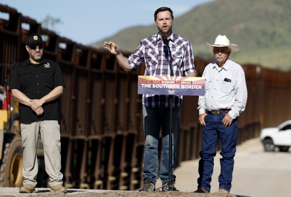 Vance focuses his border attacks on the ‘Harris administration’