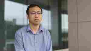 In severe pain and uncertain of its cause, Tieqiao Zhang of Dallas says he didn’t want to wait for an appointment with his regular doctor, but he also wasn’t sure if he needed emergency care. He visited a clinic on the campus of Dallas’ largest public hospital — and was charged 10 times what he expected.