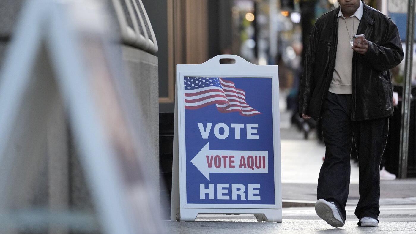 DOJ plans to share states’ delicate voter knowledge with DHS : NPR DOJ plans to share states’ delicate voter knowledge with DHS : NPR