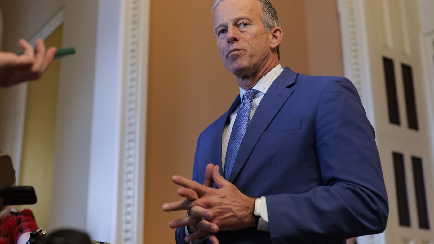 DHS anticipated to close down as immigration talks falter : NPR DHS anticipated to close down as immigration talks falter : NPR