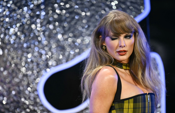 Taylor Swift winks arrives to attend the MTV Video Music Awards at UBS Arena in Elmont, New York, on September 11, 2024. (Photo by ANGELA WEISS / AFP) (Photo by ANGELA WEISS/AFP via Getty Images)