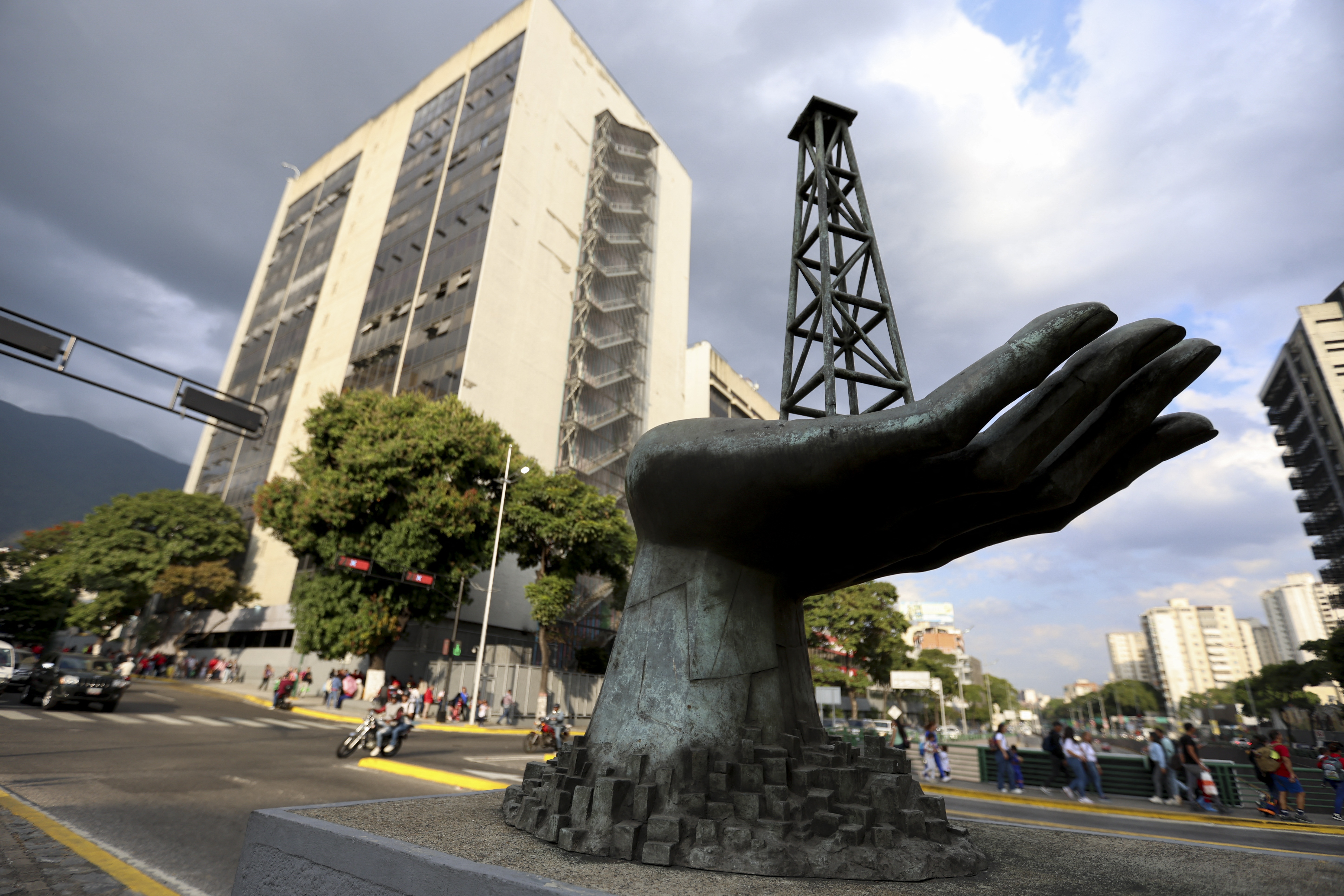 The world has too much oil right now. Will companies want Venezuela's? The world has too much oil right now. Will companies want Venezuela's?