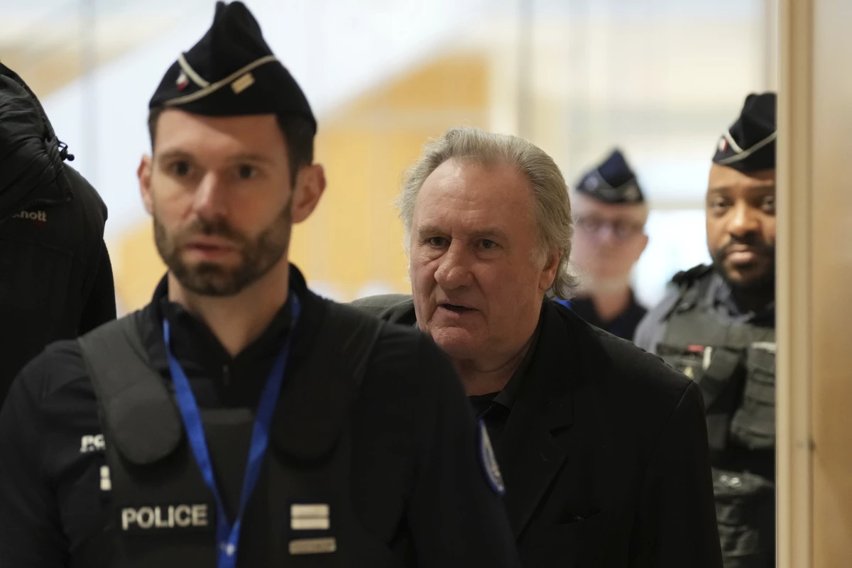 French actor Gérard Depardieu leaves for a break during his trial for the alleged sexual assaults of two women on a film set in 2021.