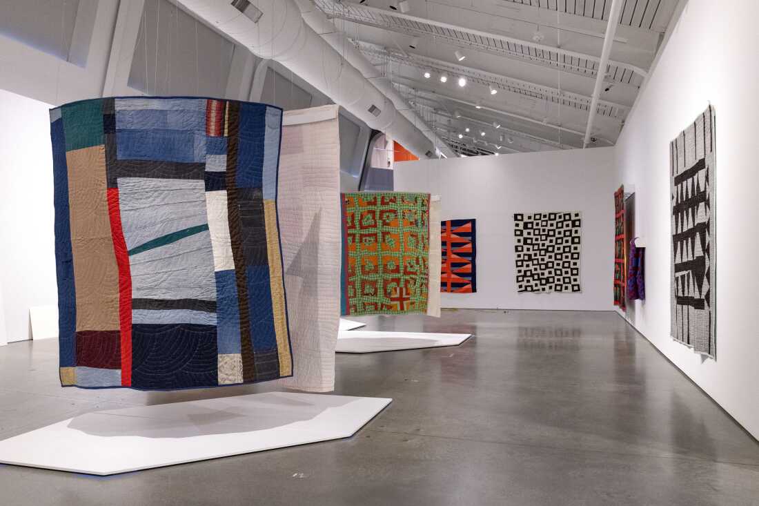 Bampfa এ প্রদর্শিত quilts।