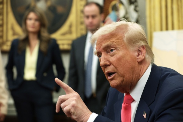 As Trump downplays economic fears, this data shows people feel differently