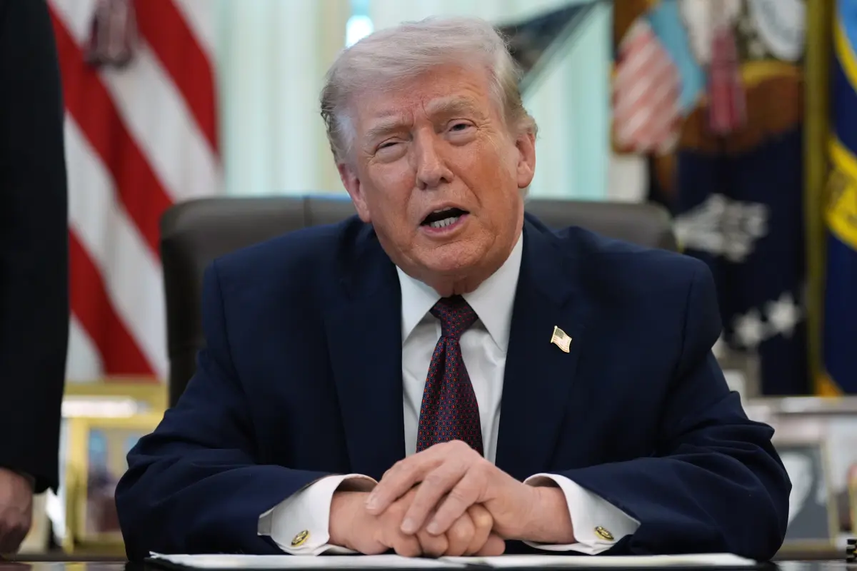 Trump Celebrates Fighter Rescue Amid Ongoing Iran Conflict