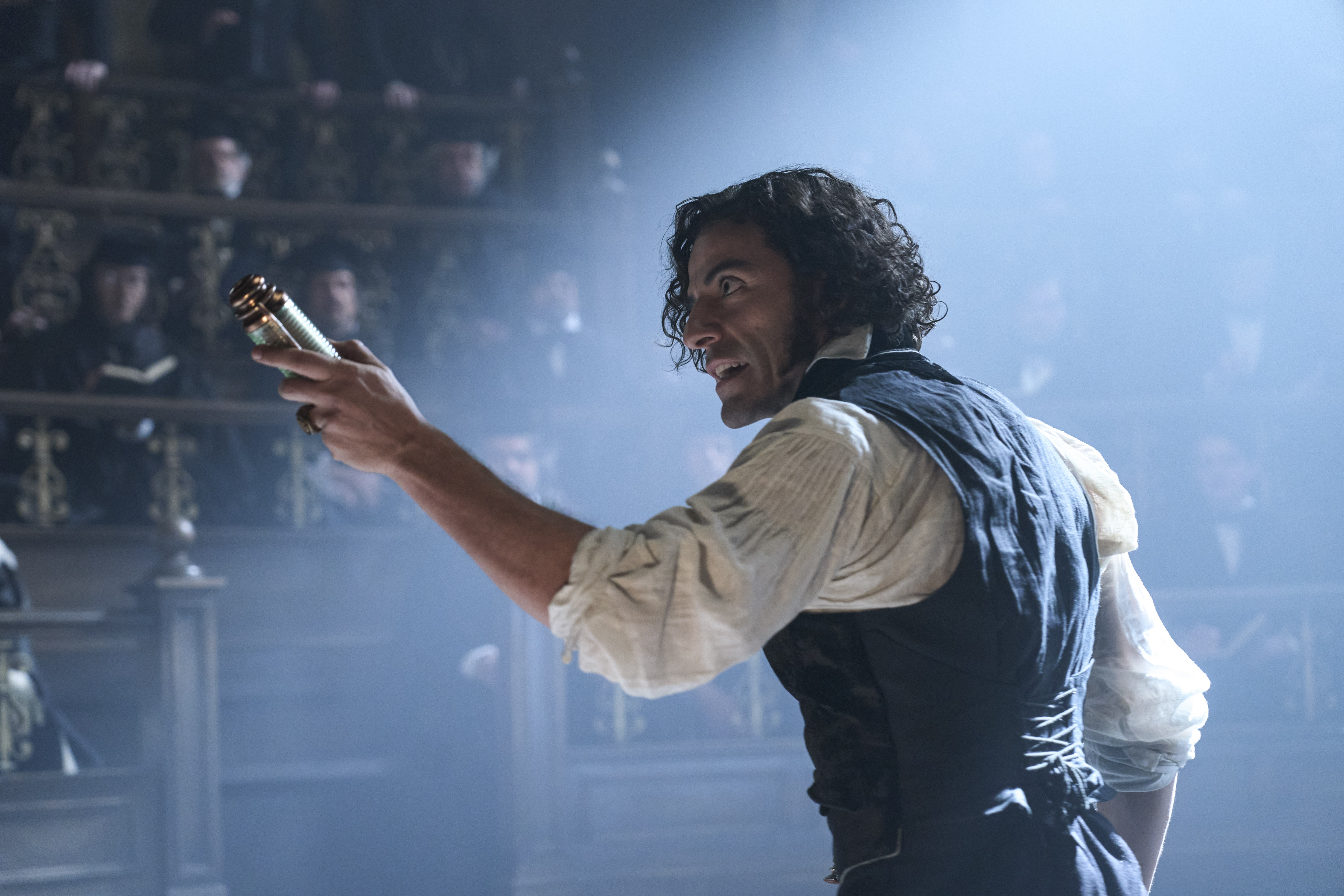 Oscar Isaac as Victor Frankenstein in <em>Frankenstein</em>.