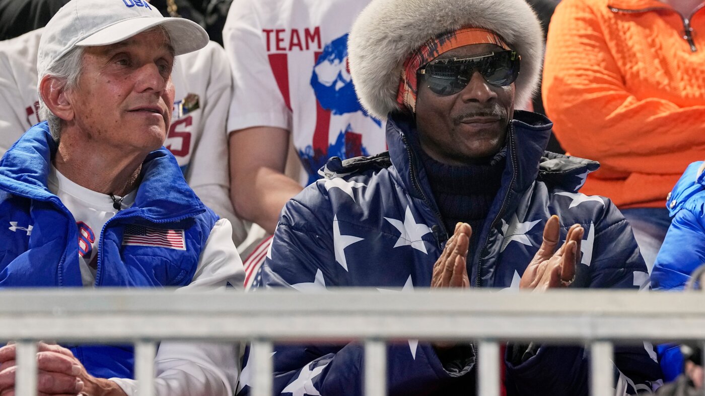 Jordan Stolz opens his bid for 4 golds by winning the 1,000 meters in speedskating