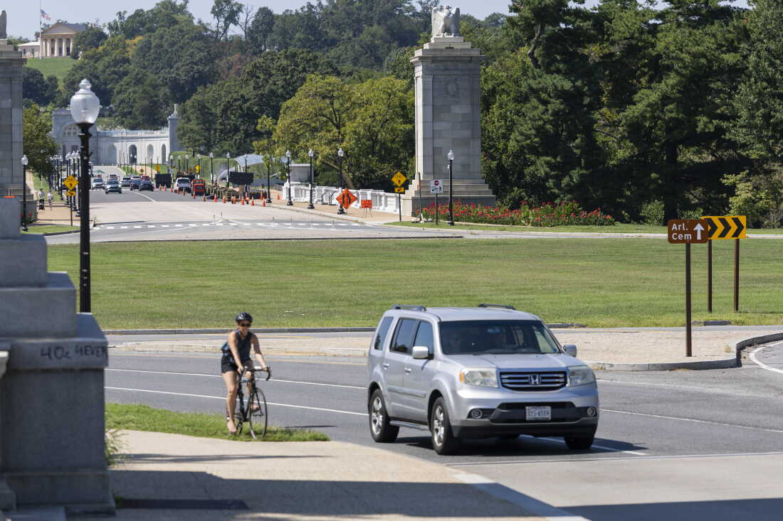 The Trump administration wants to build its arch in Memorial Circle, a traffic circle on the bridge connecting Arlington National Cemetery to the Lincoln Memorial.
