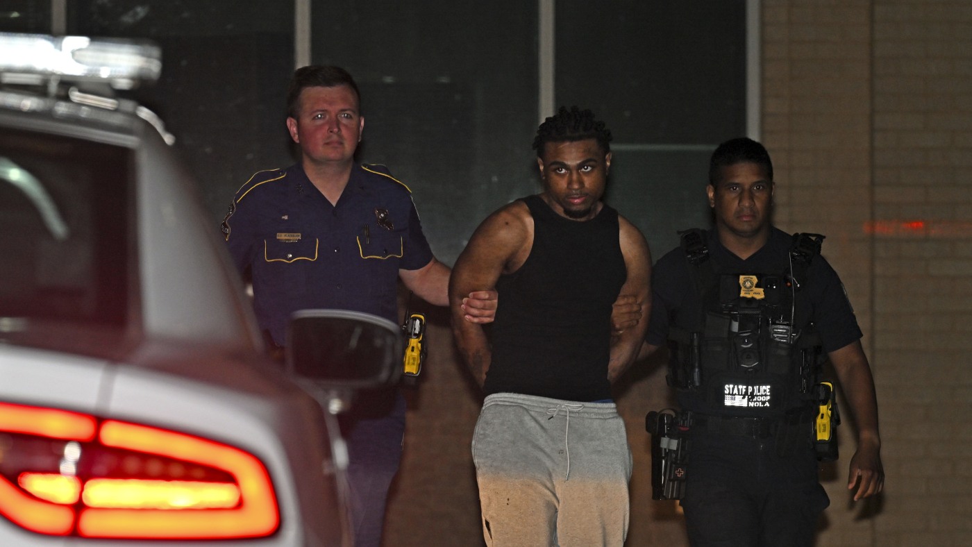 3 more escapees from a New Orleans jail are caught, leaving 2 at large, officials say