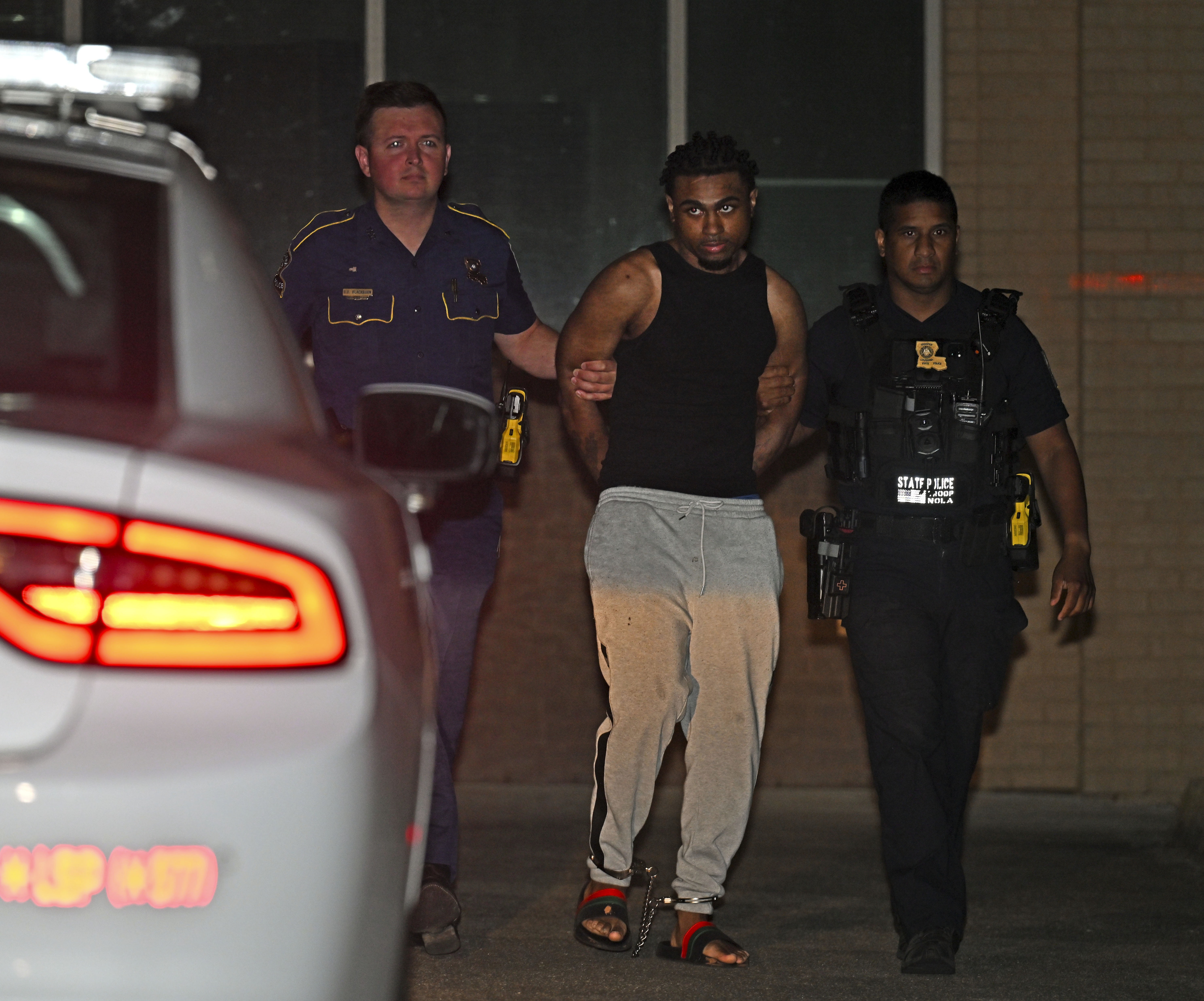 3 more escapees from a New Orleans jail are caught, leaving 2 at large, officials say