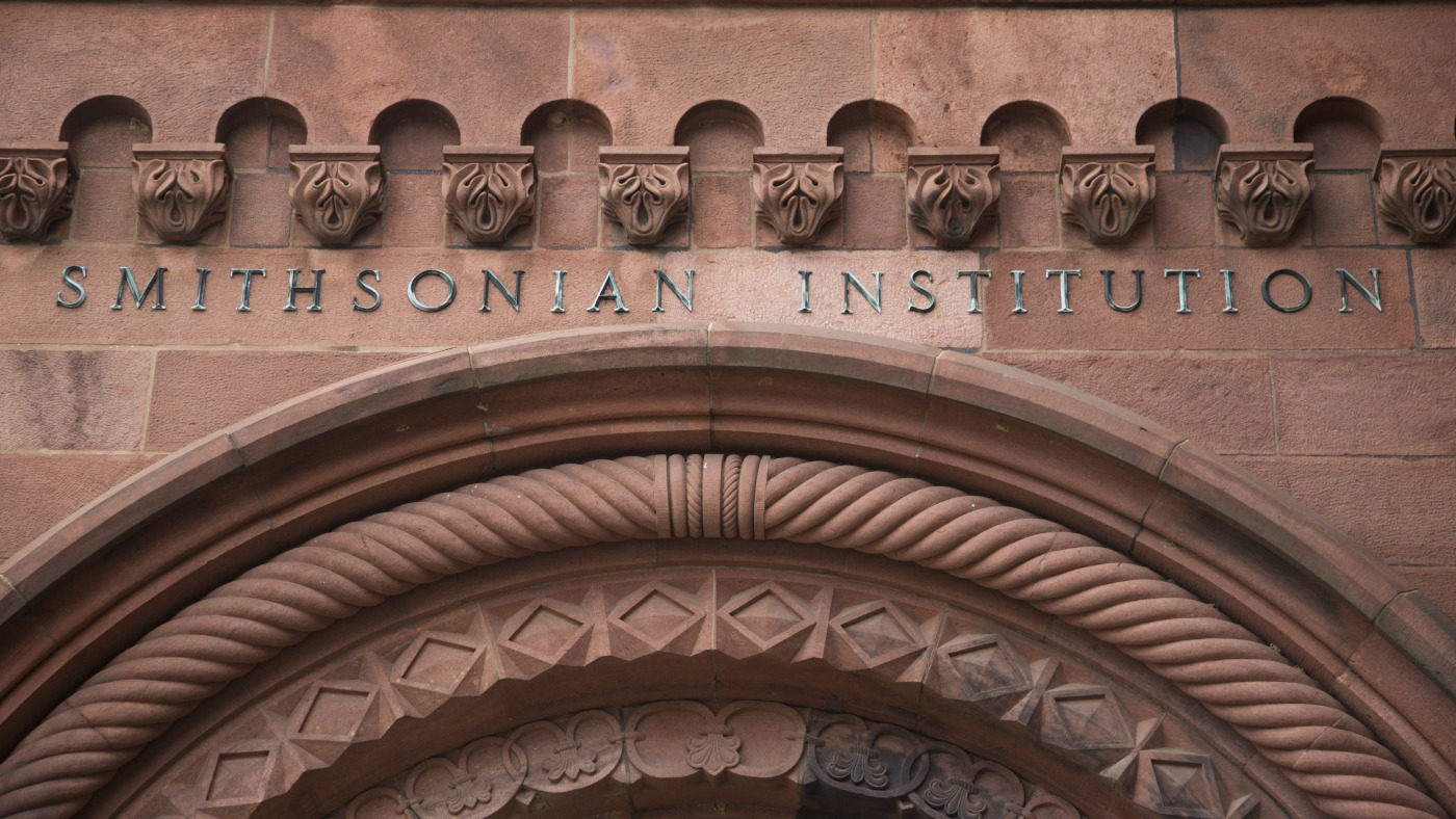 Trump executive order aims to remove DEI initiatives from Smithsonian and other cultural bodies : NPR