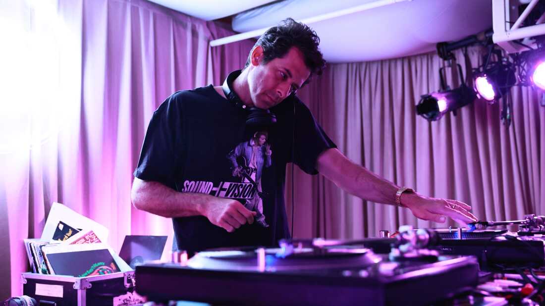 Mark Ronson's memoir 'Night People' is a love letter to 1990s DJing : NPR Mark Ronson performs at Night Club 101 in New York City on Sept. 19, 2025.