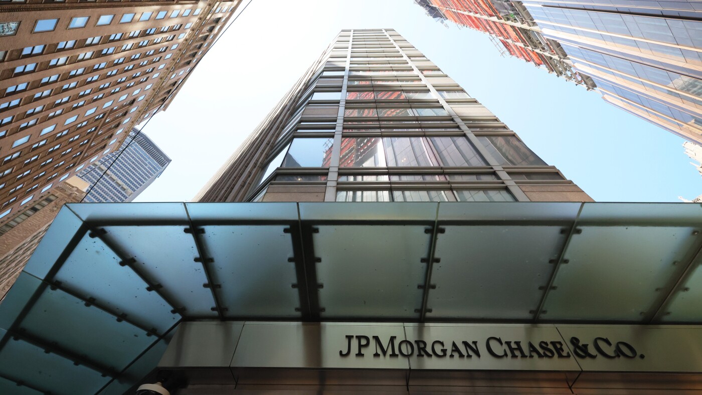 What Jeffrey Epstein's bank knew