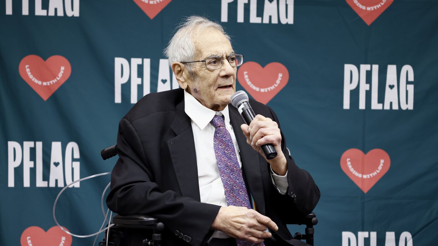 Barney Frank, former congressman and gay-rights pioneer, dies at 86