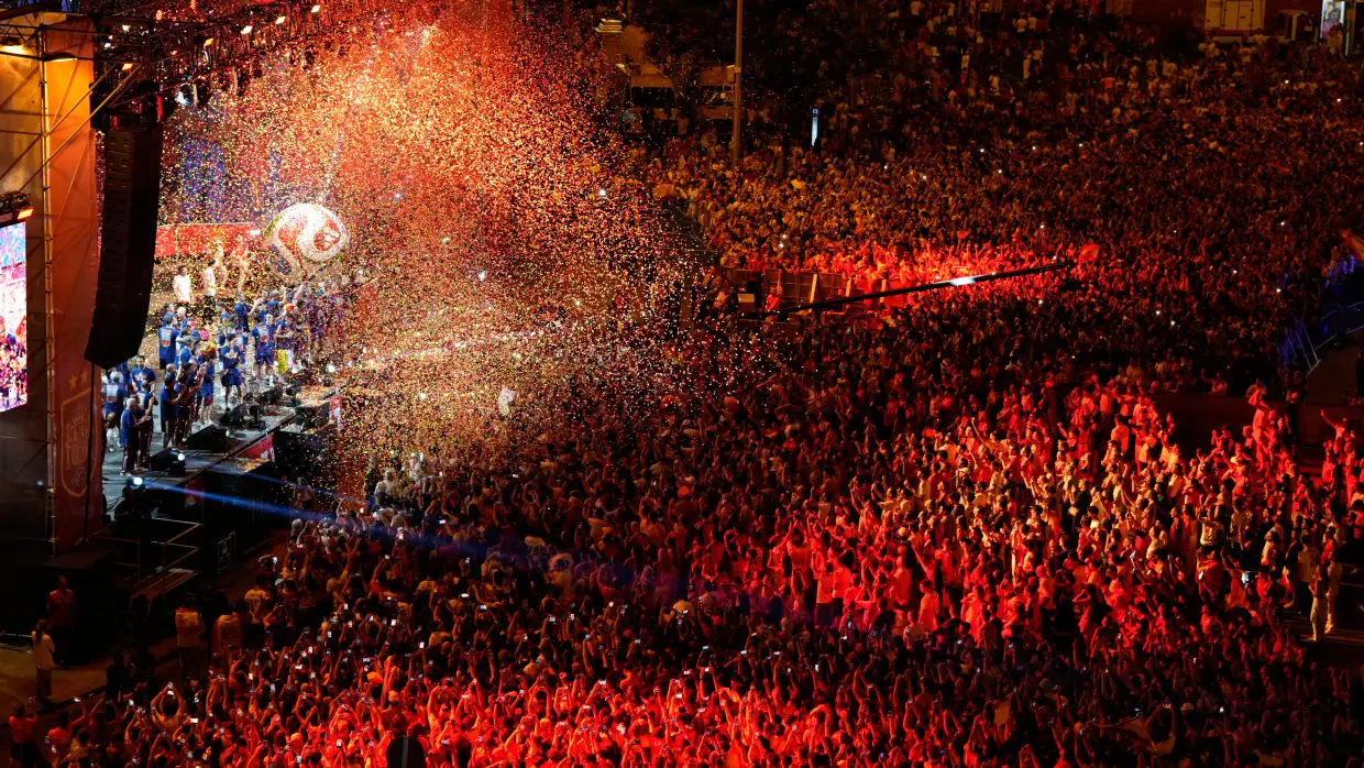 Spain's World Cup champions return home for parade in front of almost 2 million