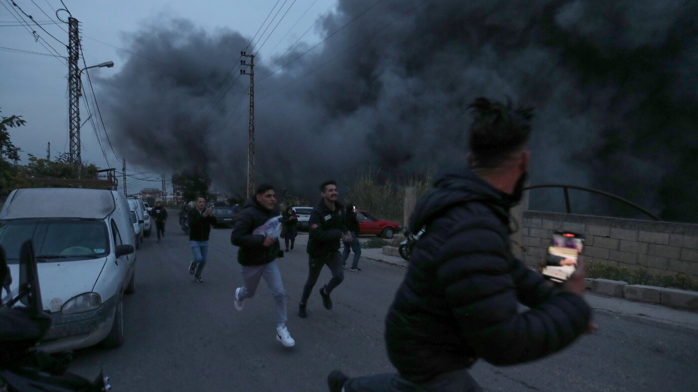 Israeli fire strikes journalists and children in Gaza