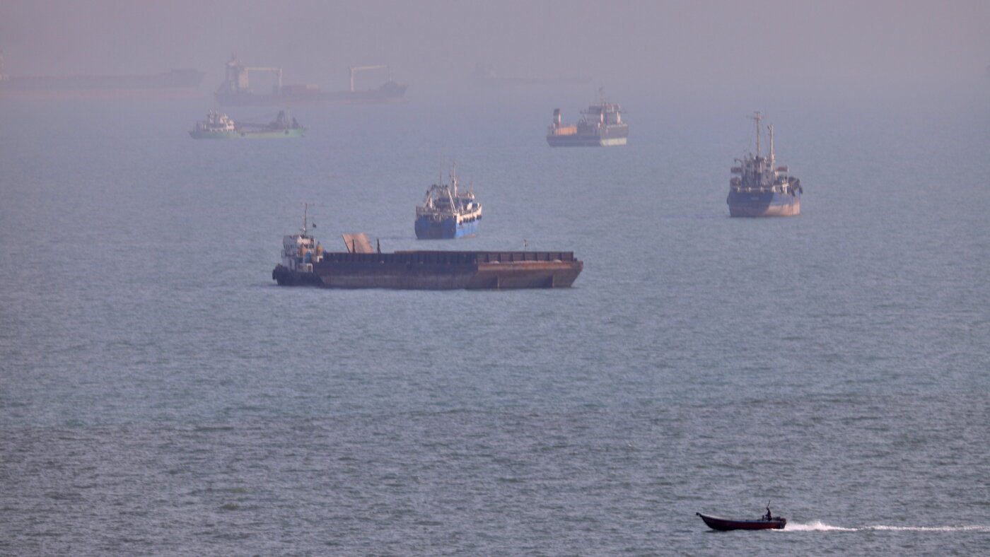 Attacks flare between U.S., Iran after month-long pause