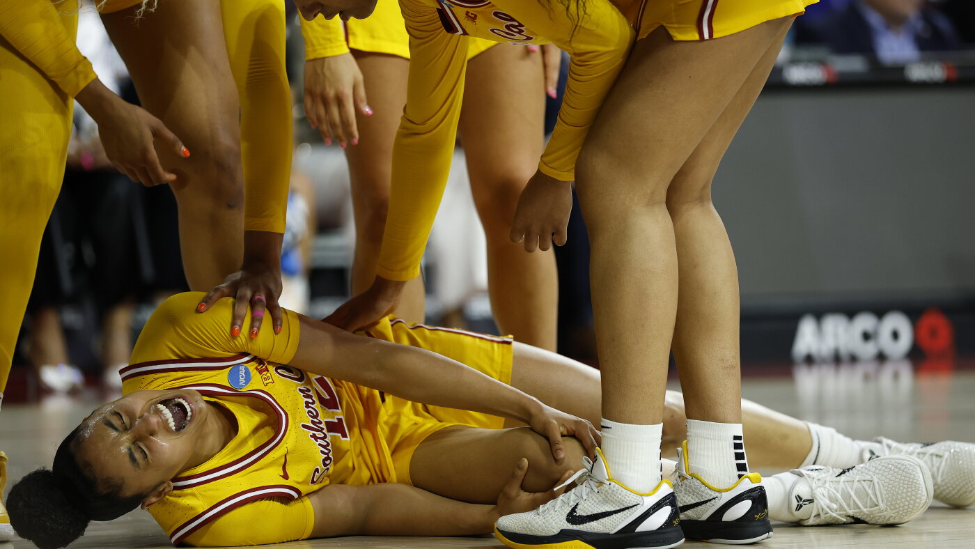 JuJu Watkins crashes as NCAA tournament reaches the Sweet 16