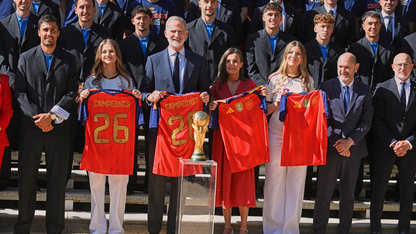 Spain's World Cup champions return home for parade in front of almost 2 million