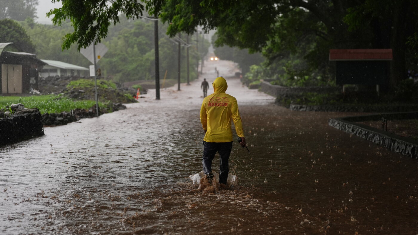 Mexico's Baja California braces for Hurricane Polo as Hurricane Nolo threatens Hawaii