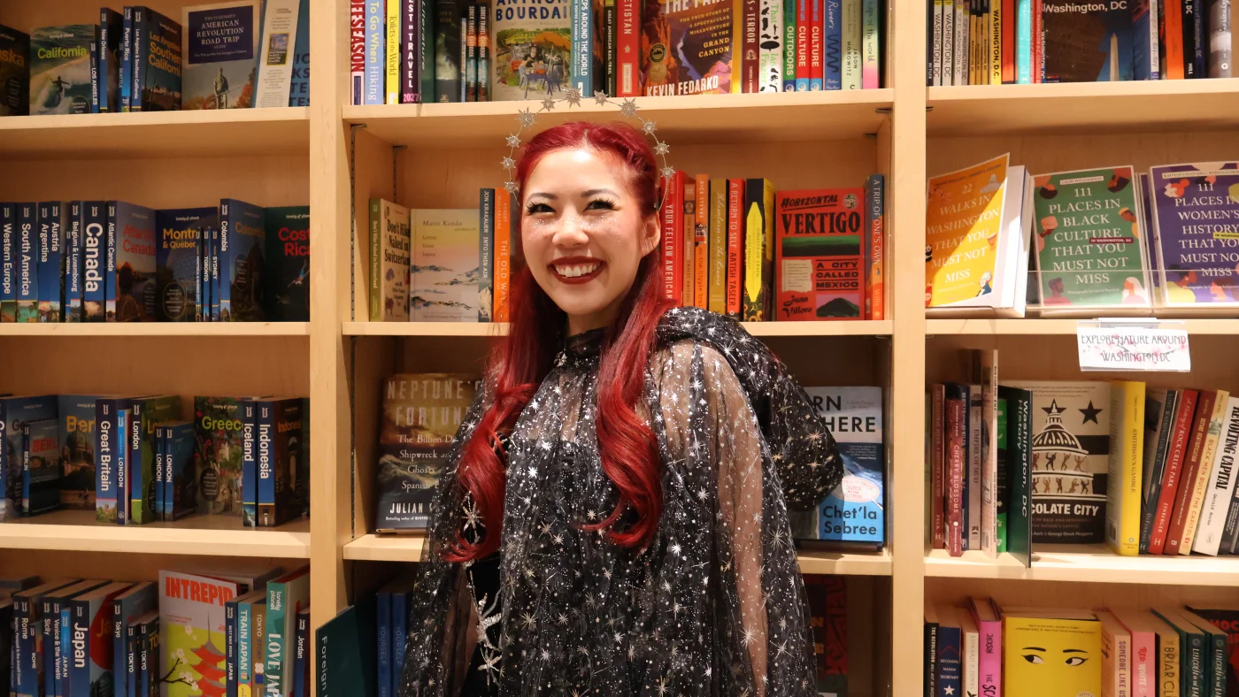 Hardcore ACOTAR fans attend 'Midnight Maas' ahead of the romantasy ...