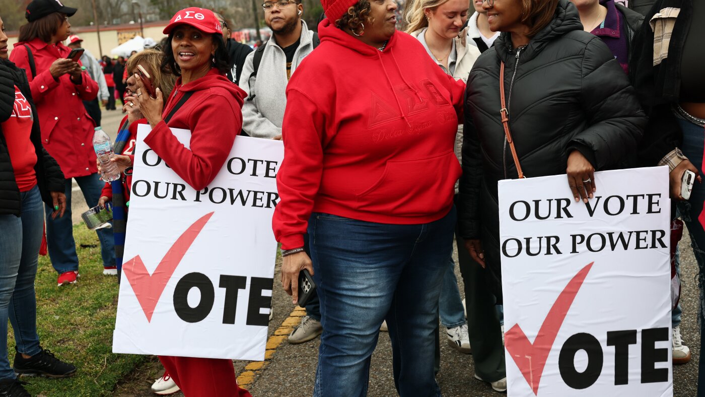 Cómo las decisiones de la Ley de Derecho al Voto afectaron la redistribución de distritos: NPR