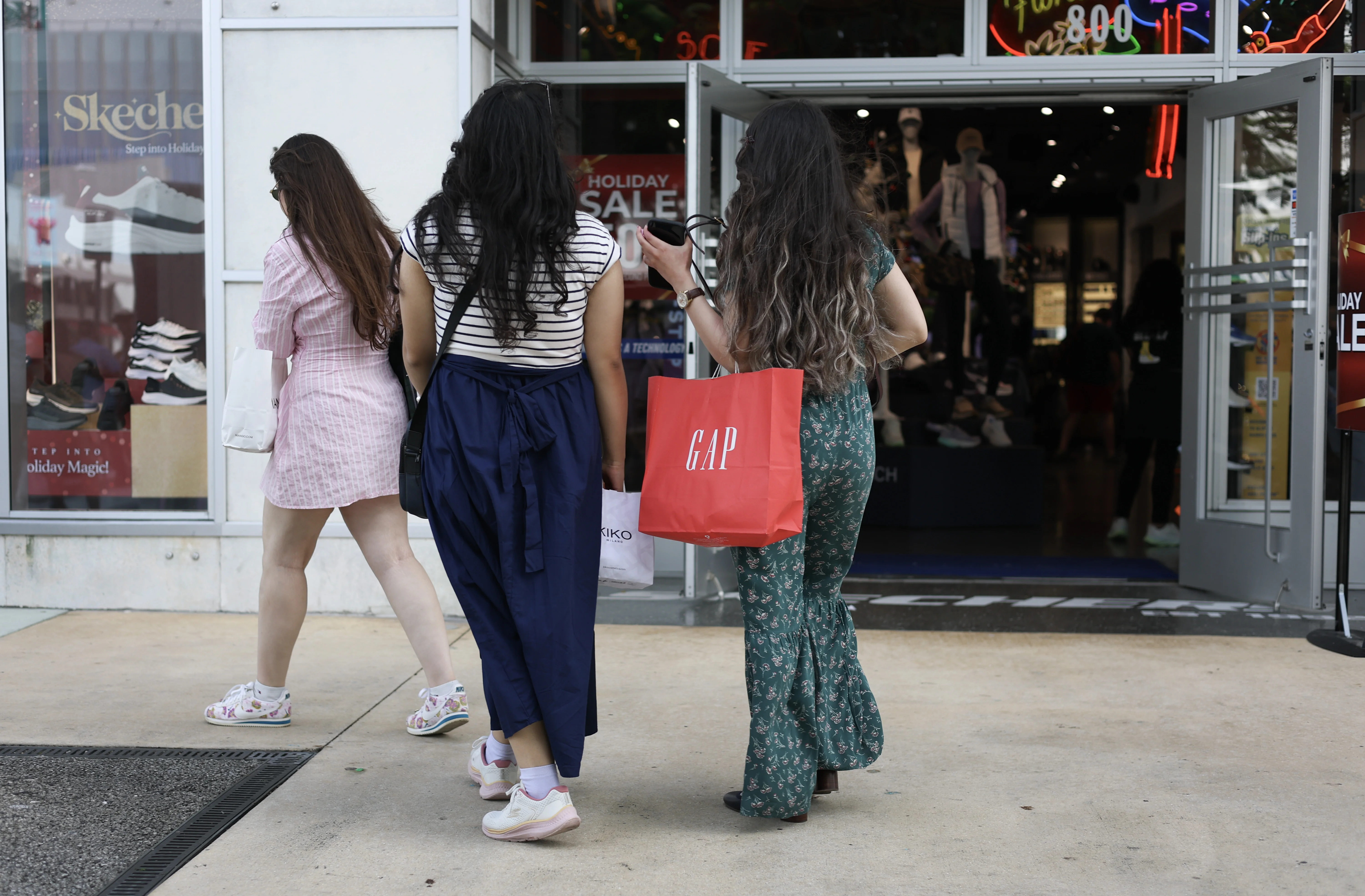 With days to go before the midterms, data shows the U.S. economy is doing well
