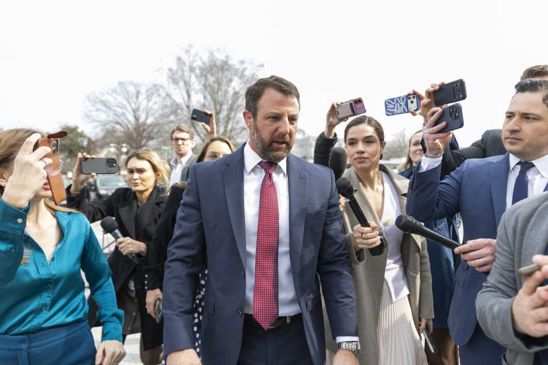 https://npr.brightspotcdn.com/dims3/default/strip/false/crop/6000x4000%2B0%2B0/resize/1100/quality/50/format/jpeg/?url=http%3A%2F%2Fnpr-brightspot.s3.amazonaws.com%2F5d%2Fb8%2Fd0cc61464666be0f27a19ff1eaf9%2Fgettyimages-2264980909.jpg