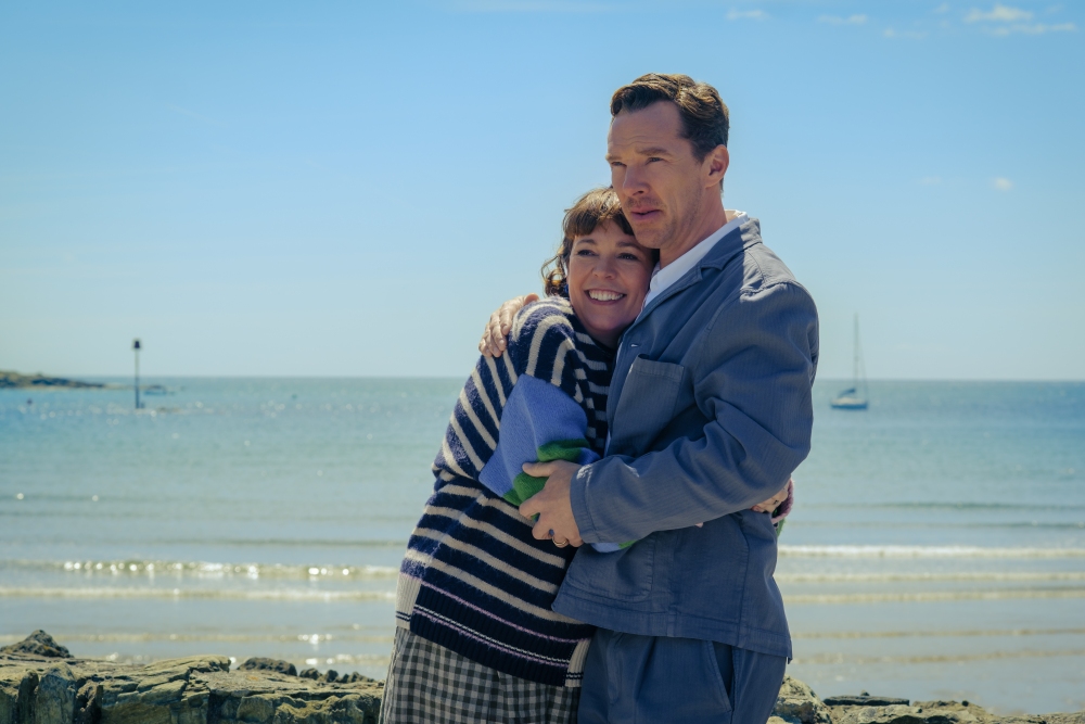 Olivia Colman and Benedict Cumberbatch star in <em>The Roses,</em> a reimagining of the 1989 film <em>The War of the Roses, </em>based on the 1981 novel by Warren Adler. (Searchlight Pictures)