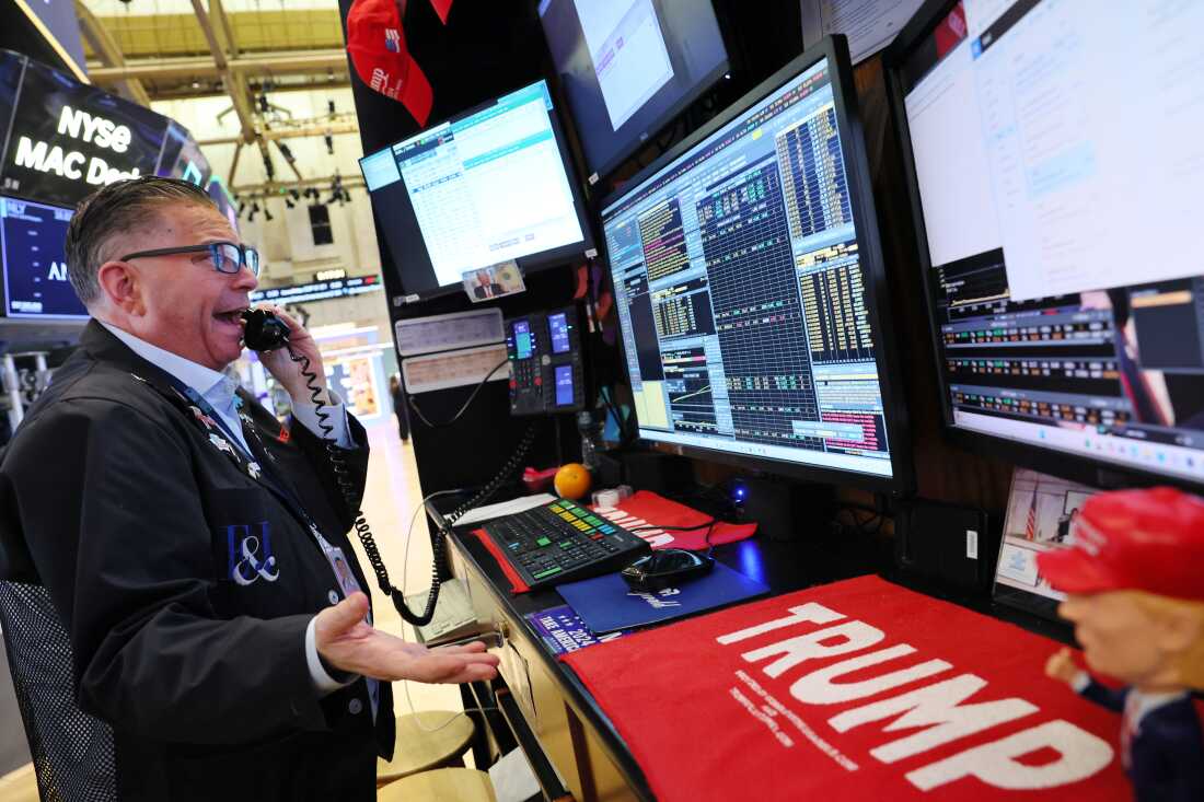 Traders work on the floor of the New York Stock Exchange during morning trading on April 10 in New York City. Stocks dropped at the opening a day after a record closing day after President Trump's announcement of a 90-day pause for many of his reciprocal tariffs.