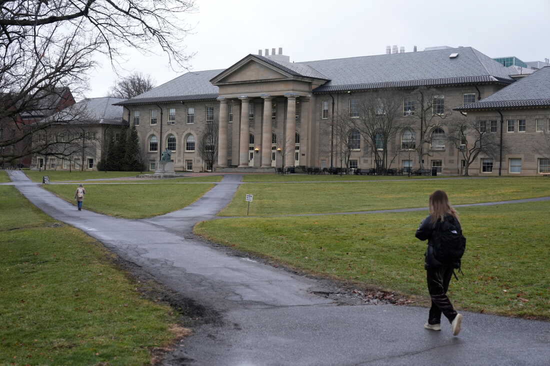 Los fiscales están reexaminando un caso de violación en una fraternidad de Cornell. Esto es lo que sabemos