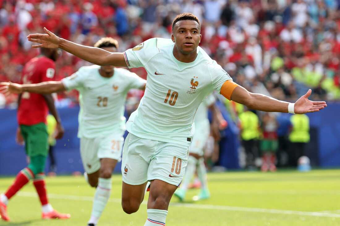 France downs Morocco 2-0 to advance to the World Cup semifinal France downs Morocco 2-0 to advance to the World Cup semifinal