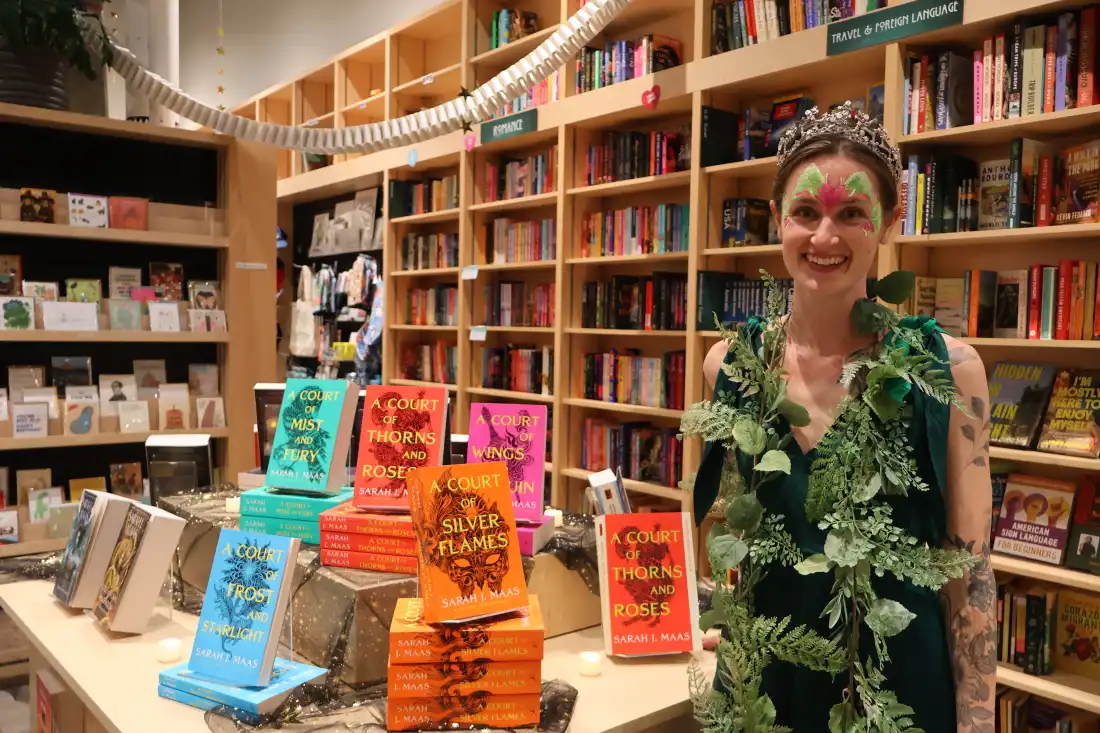 Hardcore ACOTAR Fans Attend 'Midnight Maas' Ahead of Romance Release: NPR